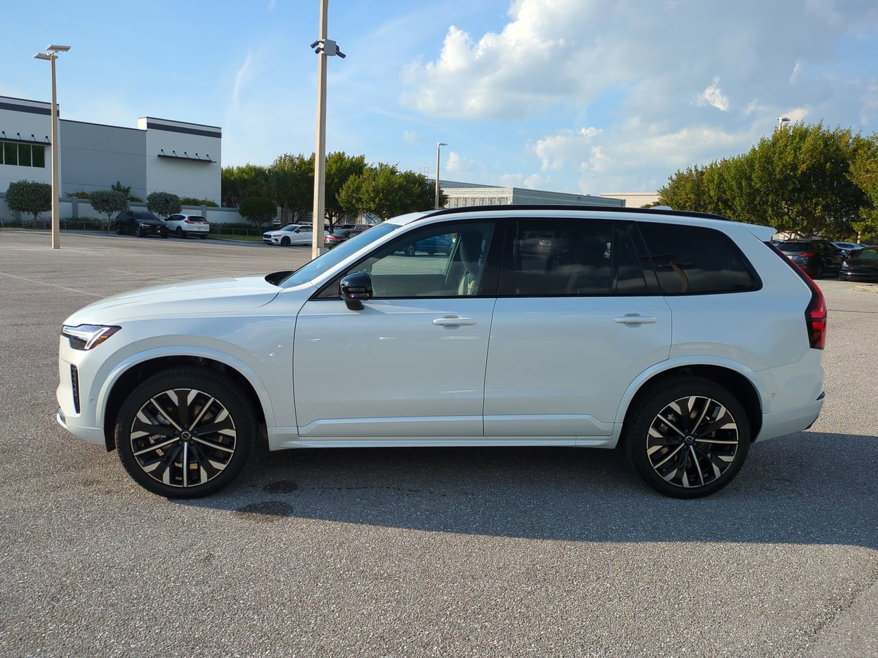 2026 Volvo XC90 Ultra - Photo 7