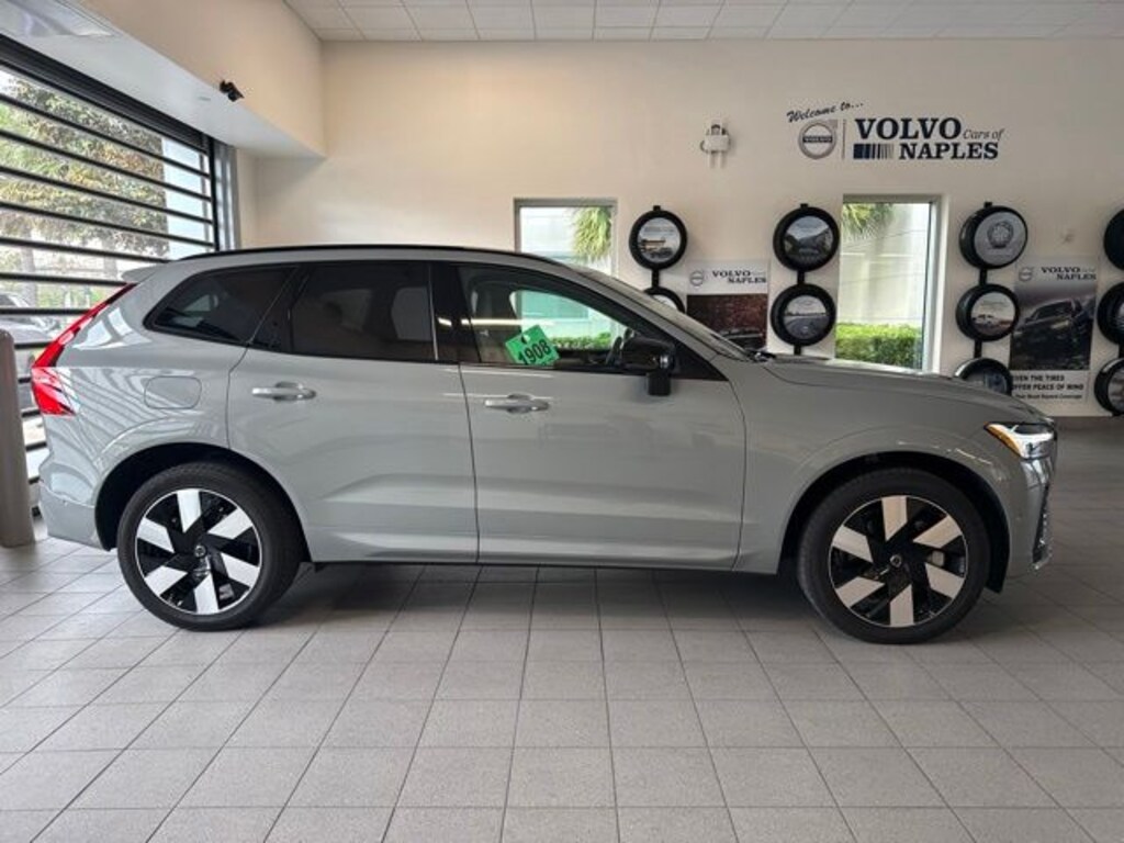 Certified 2025 Volvo XC60 Plug-In Hybrid T8 Plus SUV