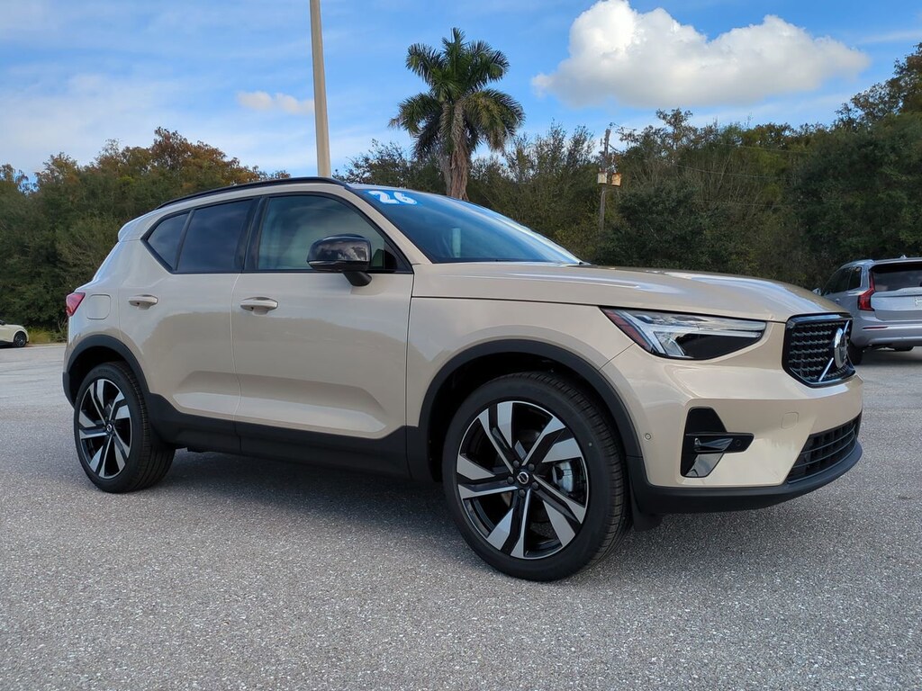 New 2026 Volvo XC40 B4 Plus SUV