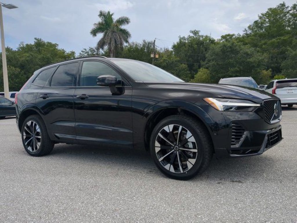 New 2026 Volvo XC60 plug-in hybrid T8 Plus SUV