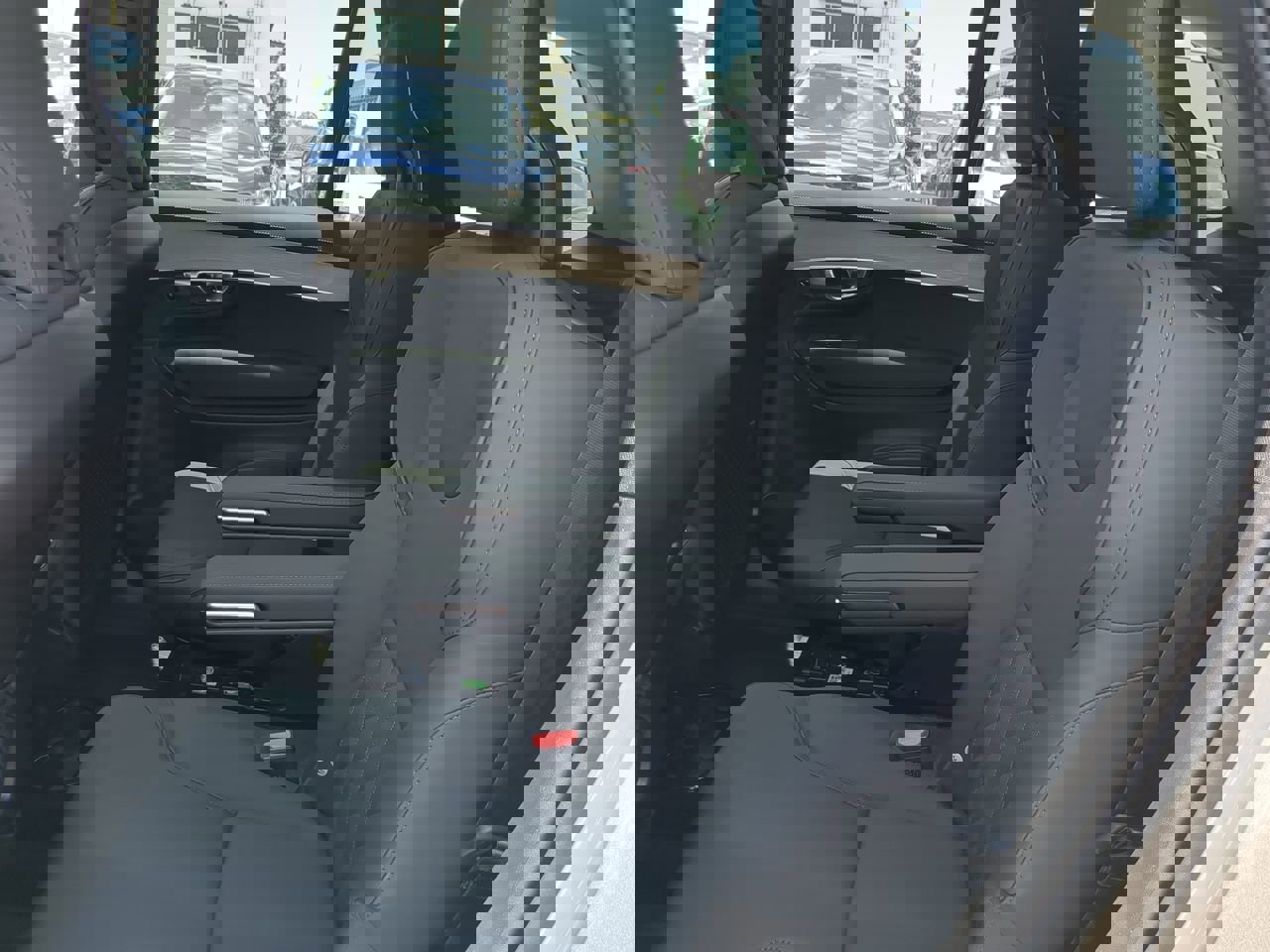 2026 Volvo XC90 Plus - Photo 15