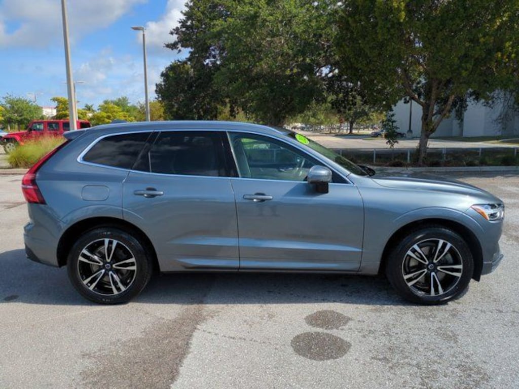 Used 2021 Volvo XC60 T6 Momentum SUV