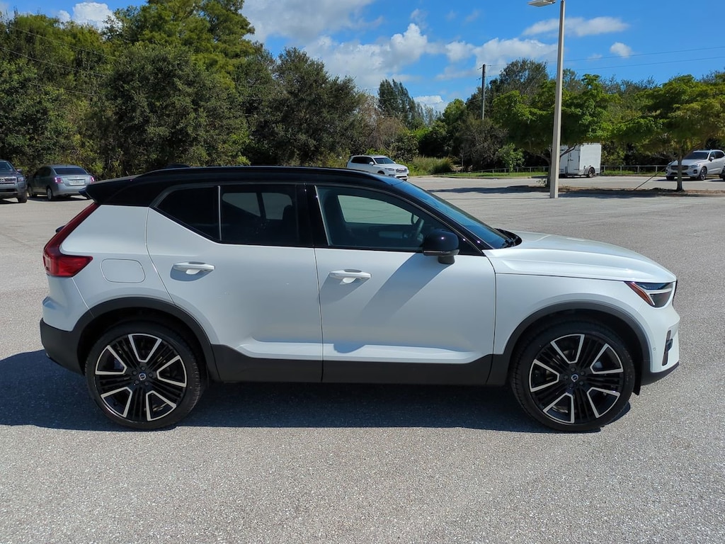 New 2026 Volvo XC40 B5 Ultra Black Edition SUV