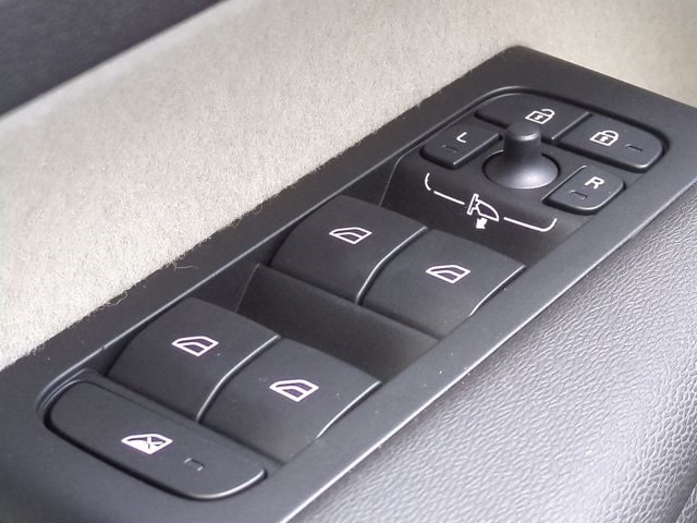 2026 Volvo XC40 Plus - Photo 26