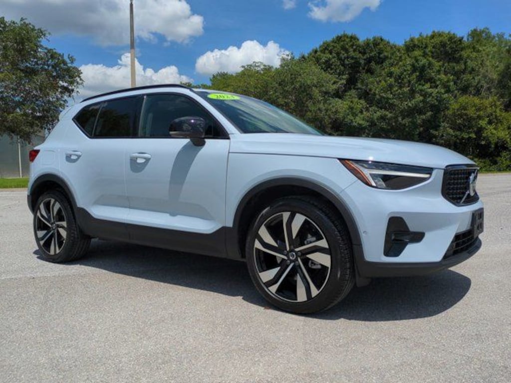 Certified 2024 Volvo XC40 B5 Plus Dark Theme SUV