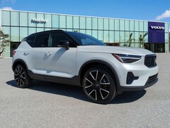2026 Volvo XC40 B5 Ultra Black Edition SUV