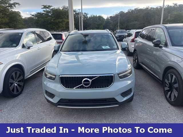 2019 Volvo XC40 Momentum's photo