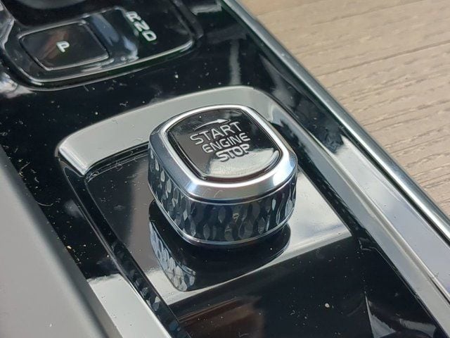 2026 Volvo XC60 Plus - Photo 29
