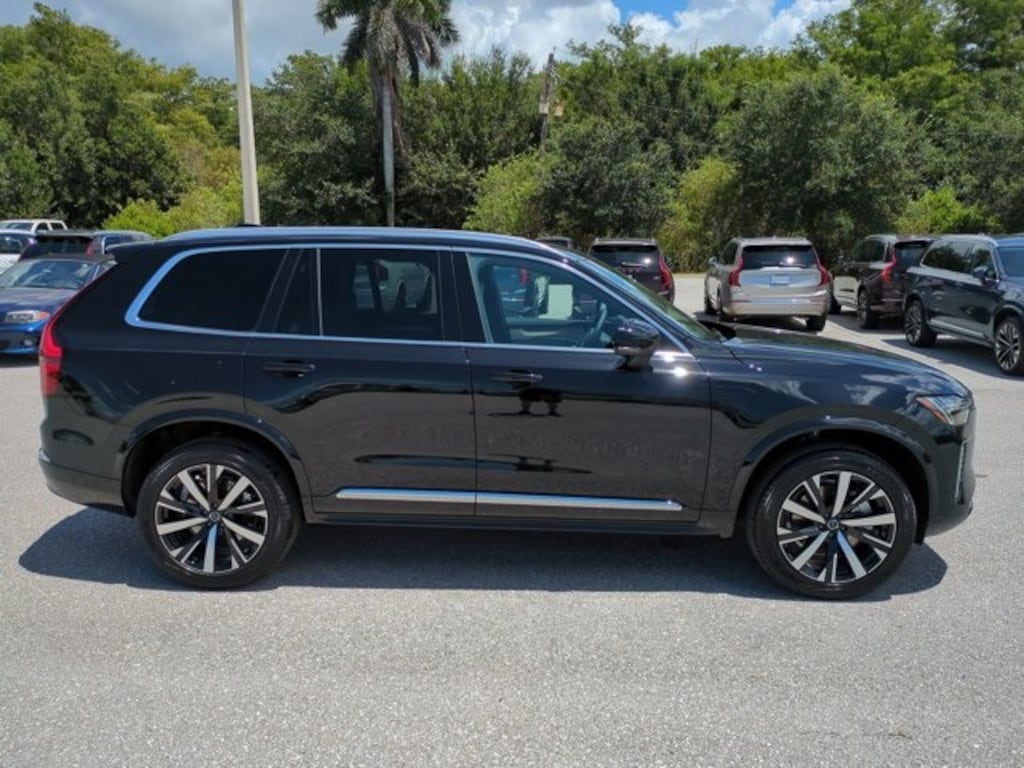 New 2026 Volvo XC90 B5 Core SUV