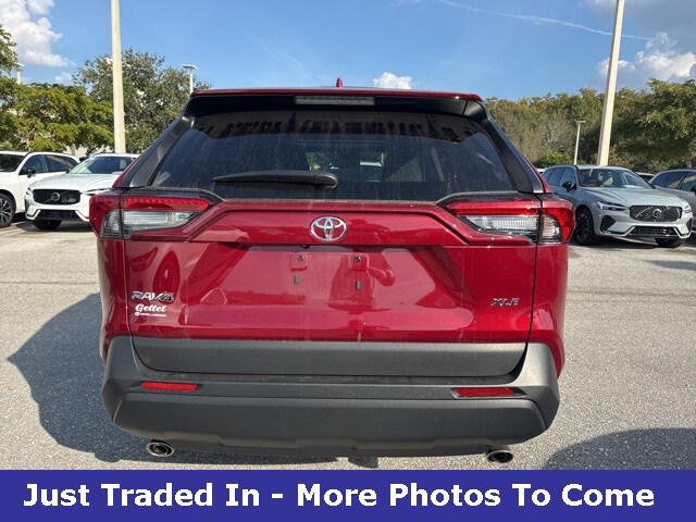 2025 Toyota RAV4 XLE Premium photo 4