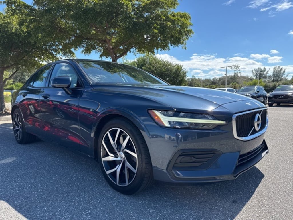 Used 2019 Volvo S60 T6 Momentum Sedan