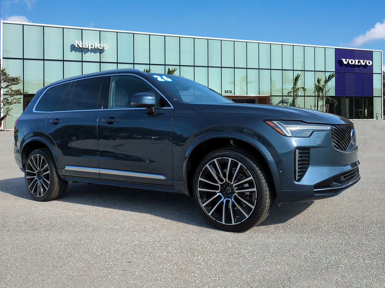 2026 Volvo XC90 Plus's photo