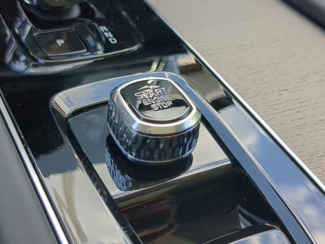 2026 Volvo XC90 Plus - Photo 29