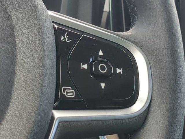 2026 Volvo XC60 Plus - Photo 27