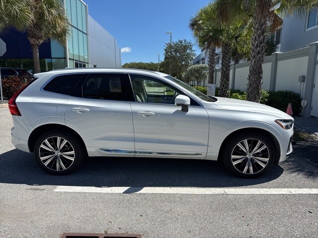 2023 Volvo XC60 B5 Ultimate photo 2
