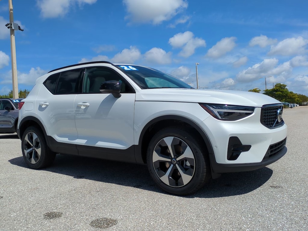 New 2026 Volvo XC40 B5 Plus SUV