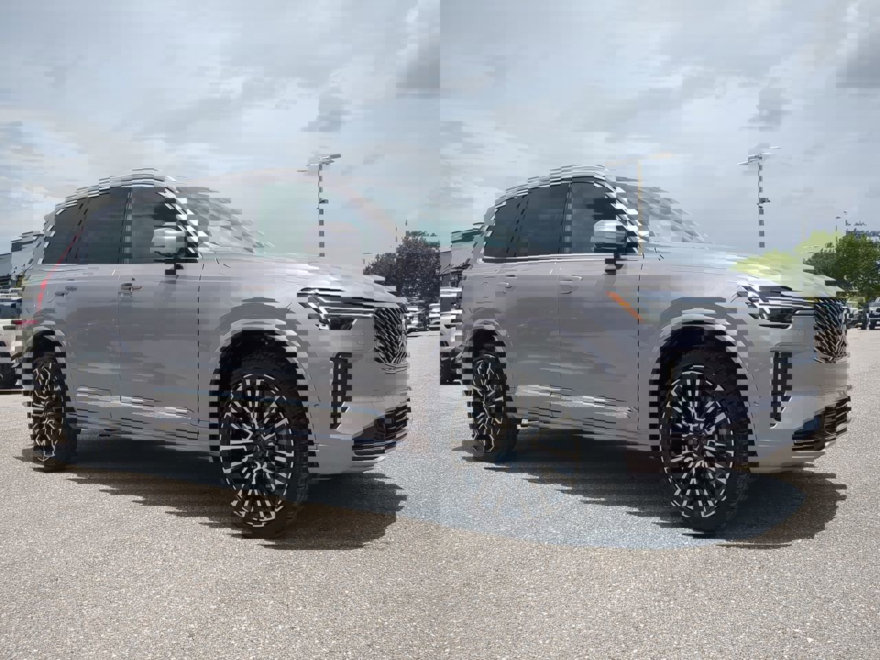 2026 Volvo XC90 B5 Plus photo 2