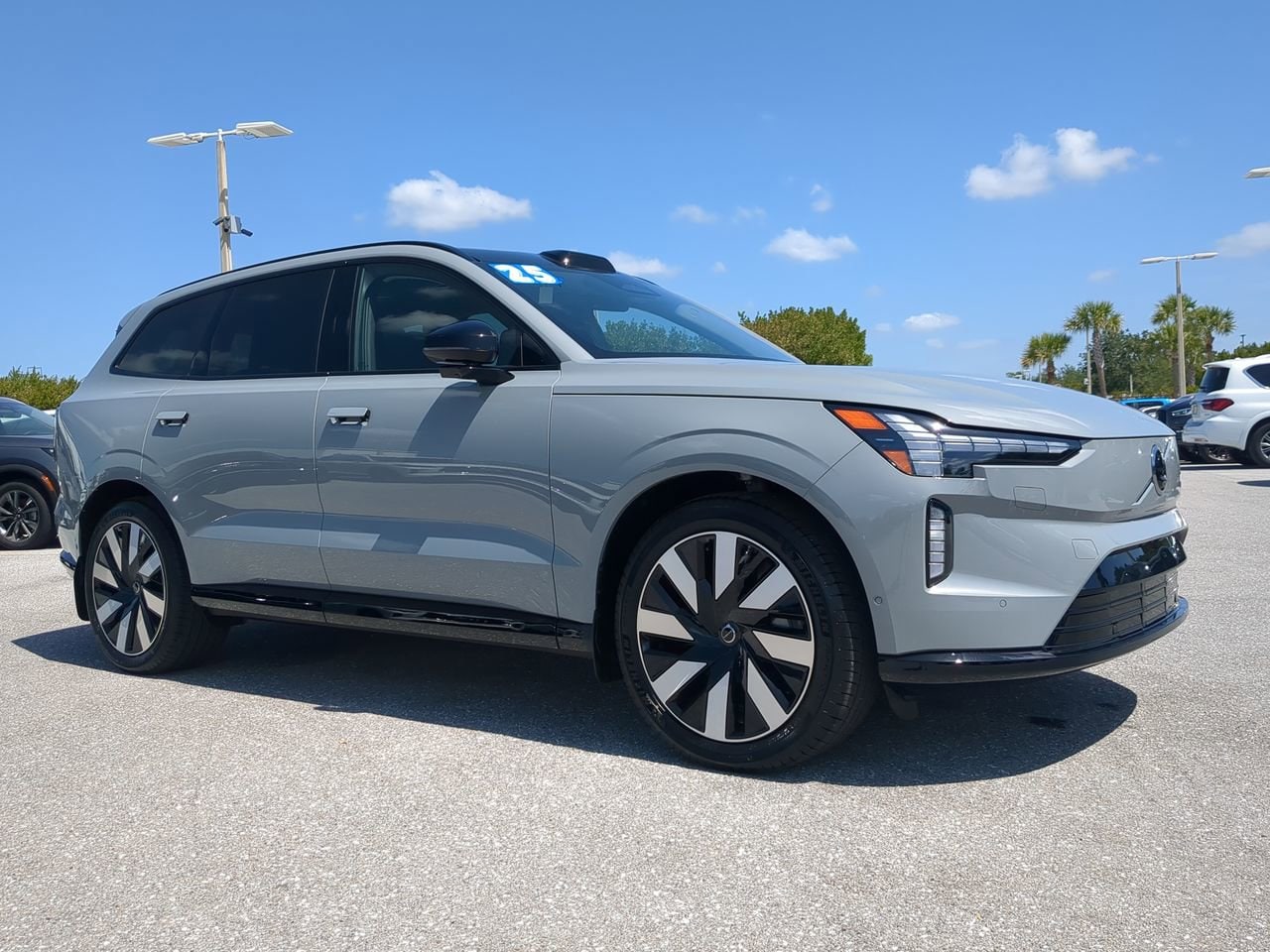 Used 2025 Volvo EX90 Ultra with VIN 7JDEV3VL4SG011497 for sale in Naples, FL