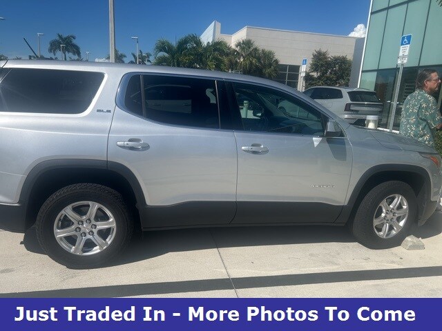 2018 Gmc Acadia SLE photo 2
