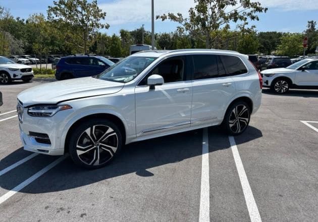 2024 Volvo XC90 B6 Ultimate 7-Seater Bright theme 4WD's photo