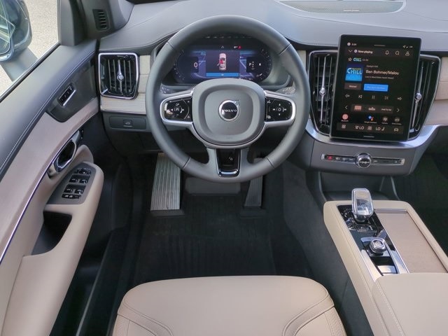 2026 Volvo XC90 Plus - Photo 17