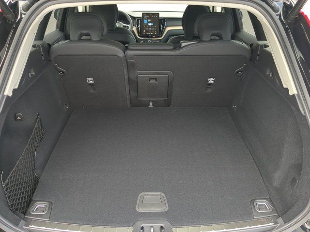 2026 Volvo XC60 Plus - Photo 14