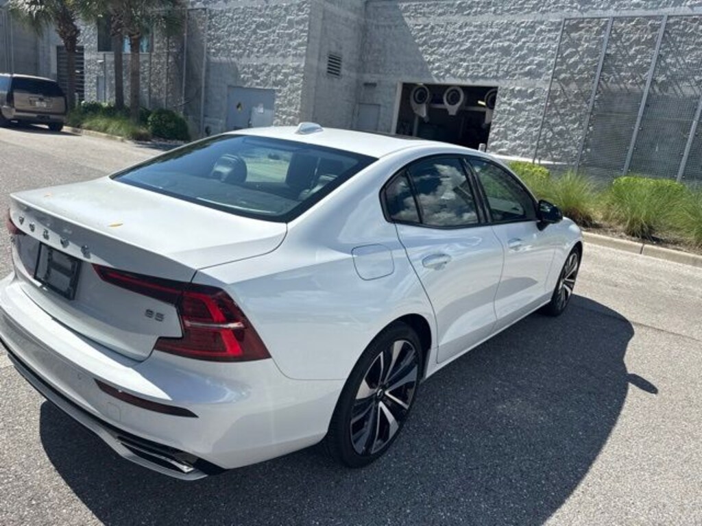 Used 2022 Volvo S60 B5 Momentum Sedan