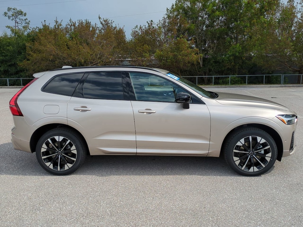 New 2026 Volvo XC60 B5 Plus SUV