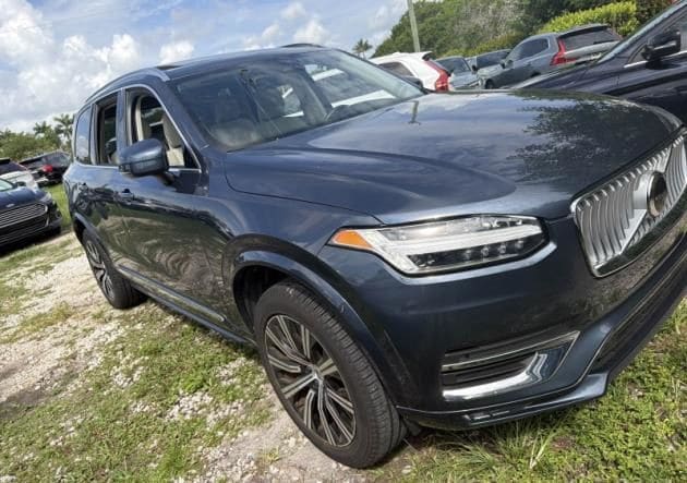 2025 Volvo XC90 B5 Core Bright 4WD's photo