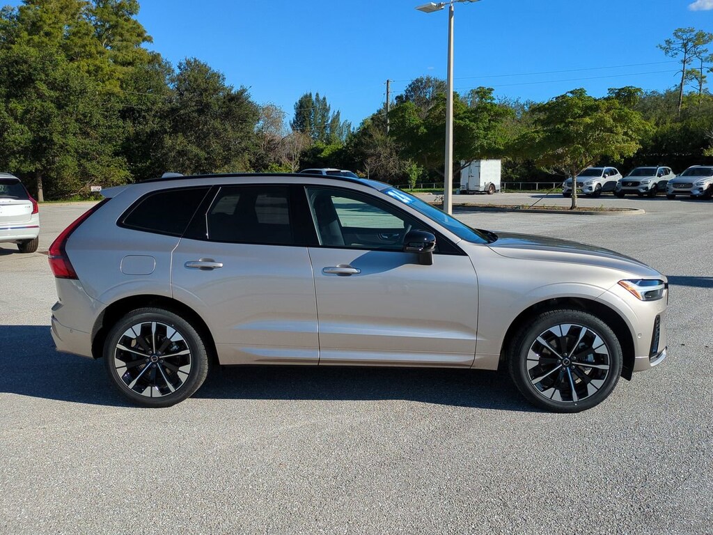 New 2026 Volvo XC60 B5 Plus SUV