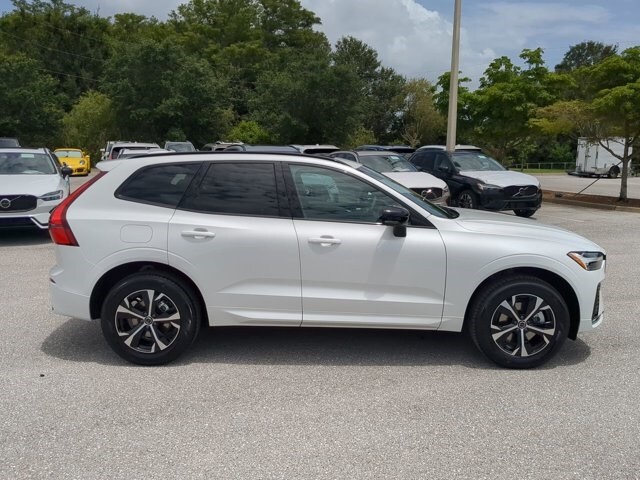 2026 Volvo XC60 B5 Core photo 3