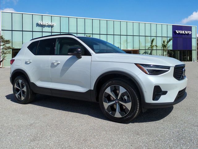 2026 Volvo XC40 SUV 