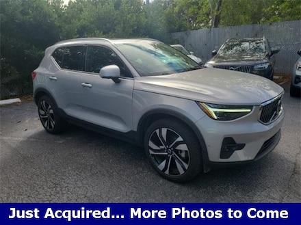 2024 Volvo XC40 B5 Plus Bright Theme SUV YV4L12UE4R2213723