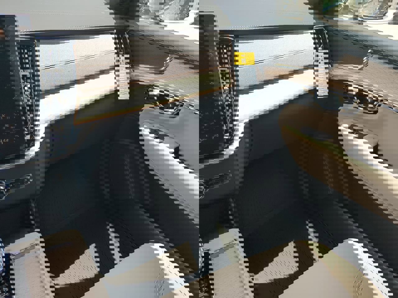 2026 Volvo XC90 Core - Photo 18