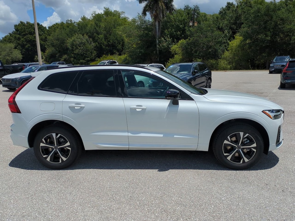 New 2026 Volvo XC60 B5 Core SUV
