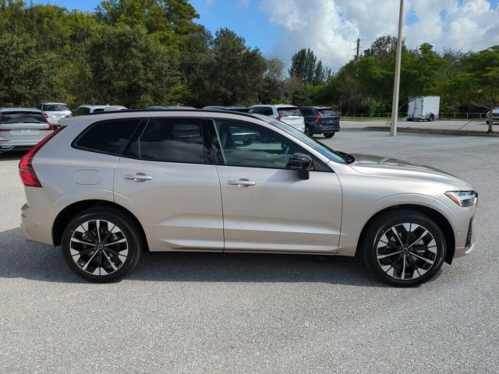 New 2026 Volvo XC60 B5 Plus SUV