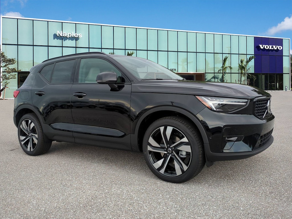 New 2026 Volvo XC40 B5 Ultra SUV