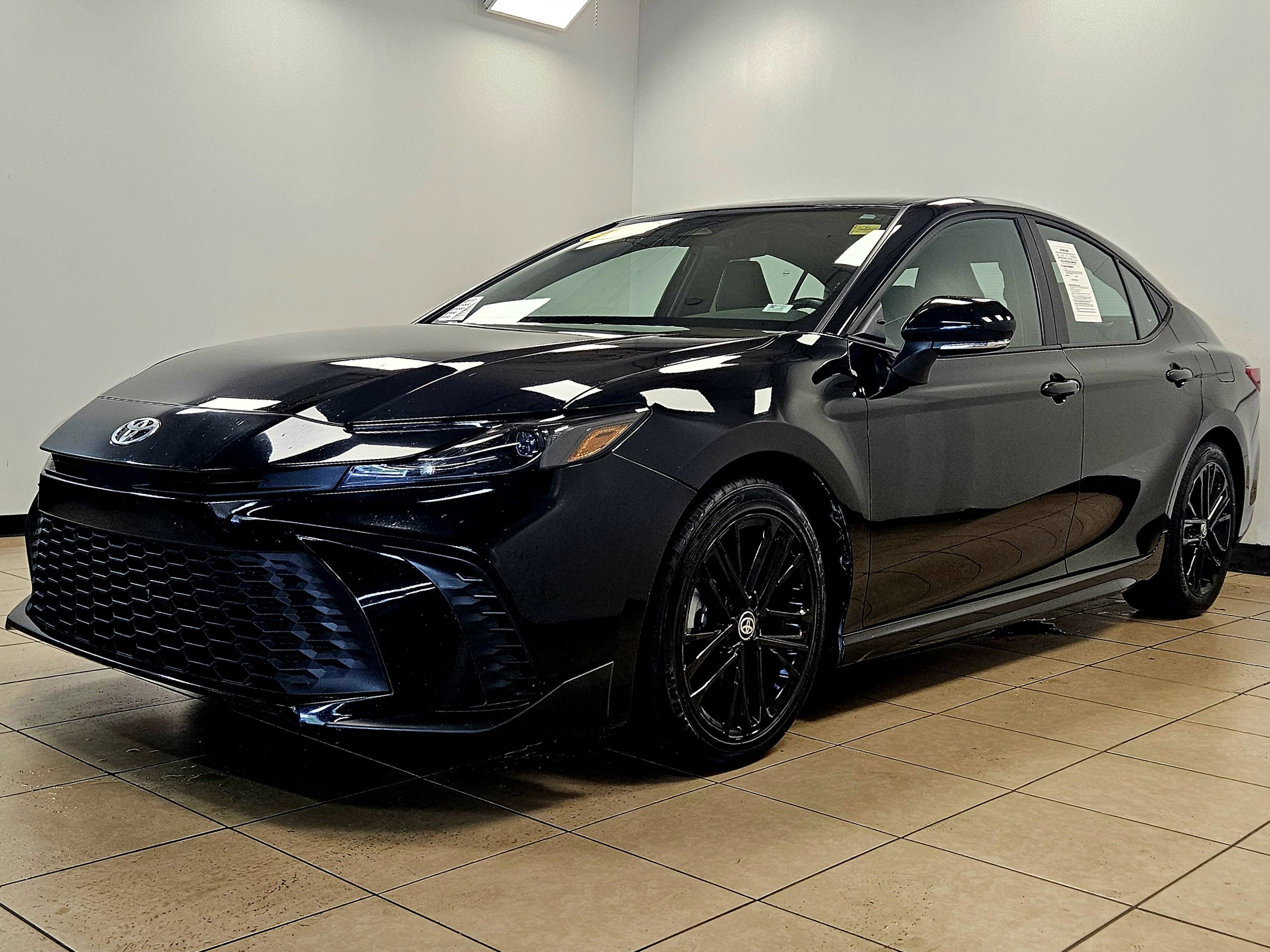 2025 Toyota Camry SE photo 2