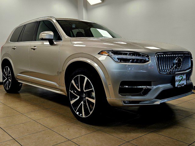 2025 Volvo XC90 Plus photo 2
