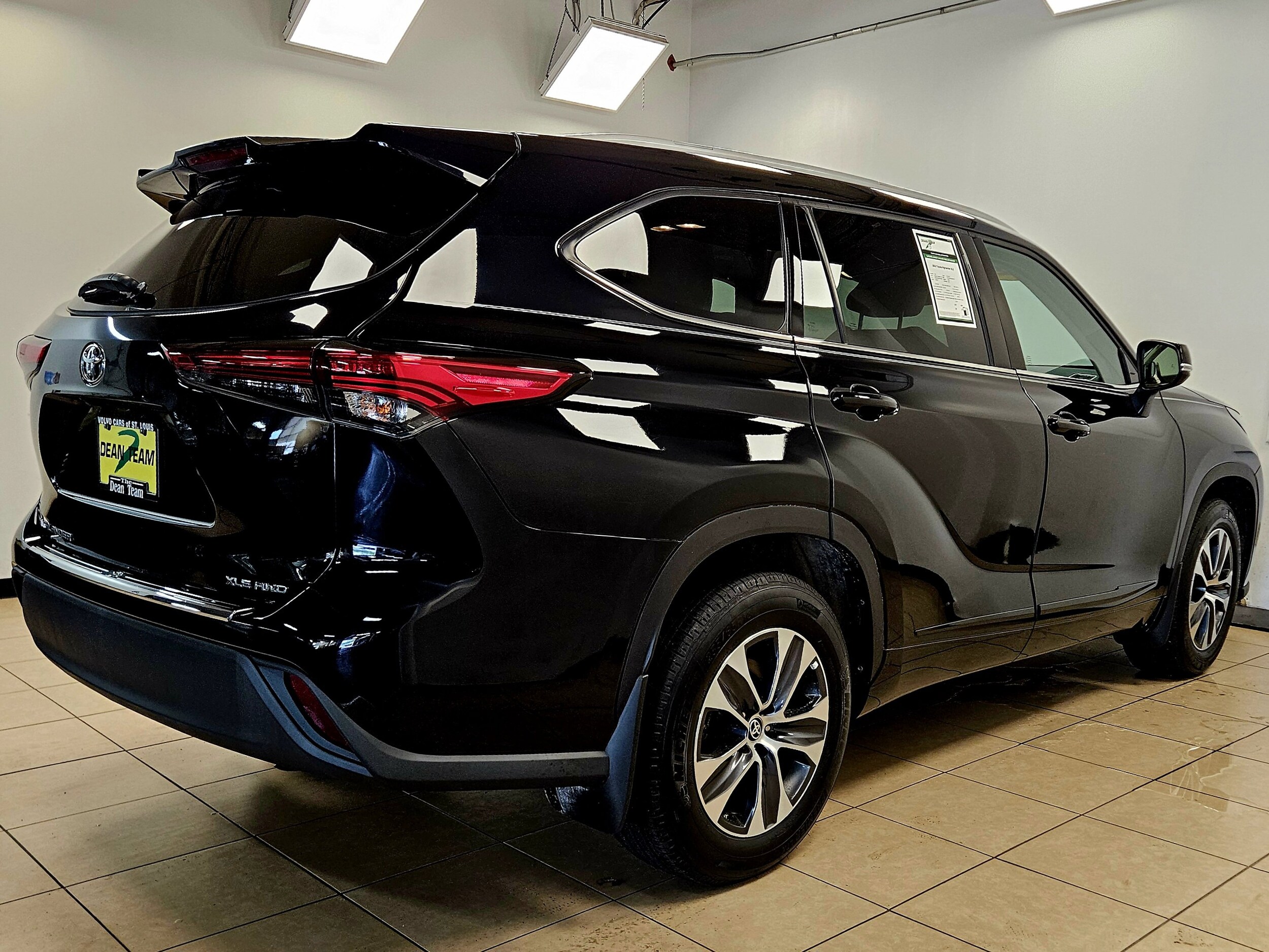 2022 Toyota Highlander XLE photo 4