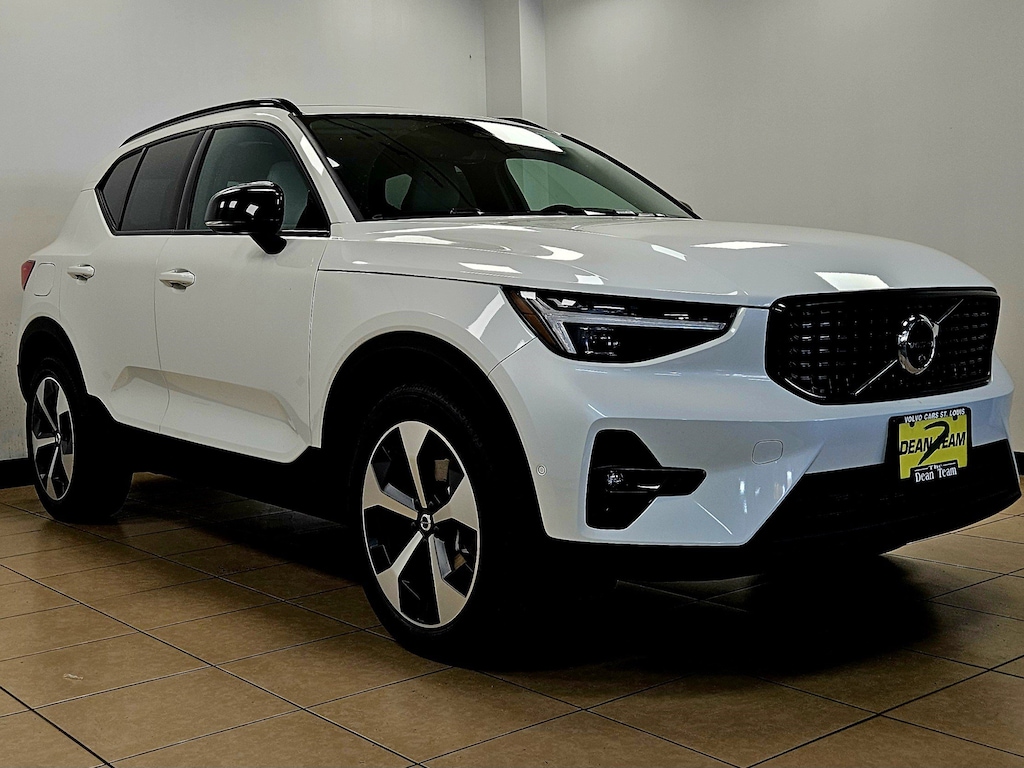 New 2026 Volvo XC40 B4 Plus SUV