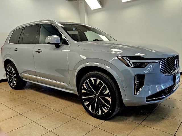 2025 Volvo XC90 T8 Plus photo 2