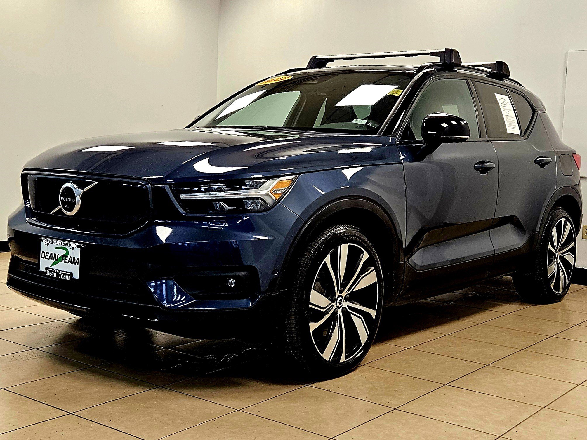 Used 2022 Volvo XC40 Plus with VIN YV4ED3UR0N2711582 for sale in St. Louis, MO