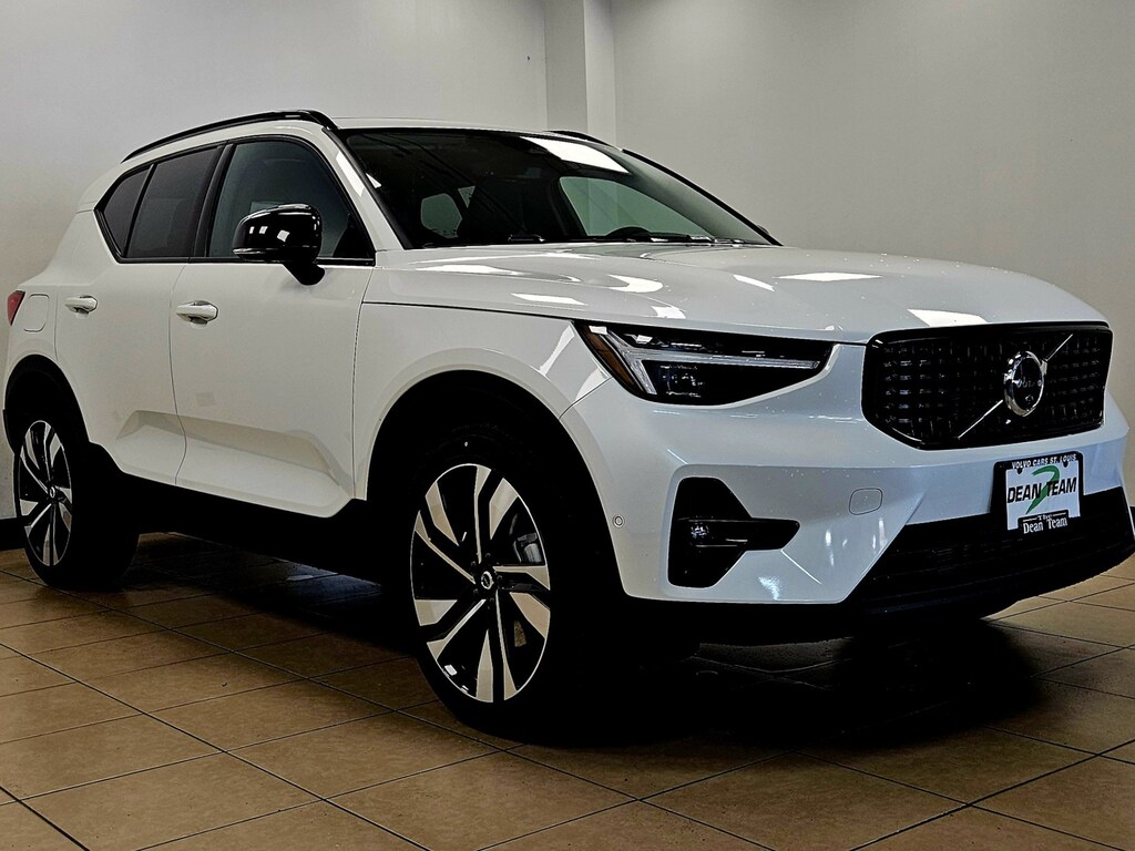 New 2026 Volvo XC40 B5 Ultra SUV