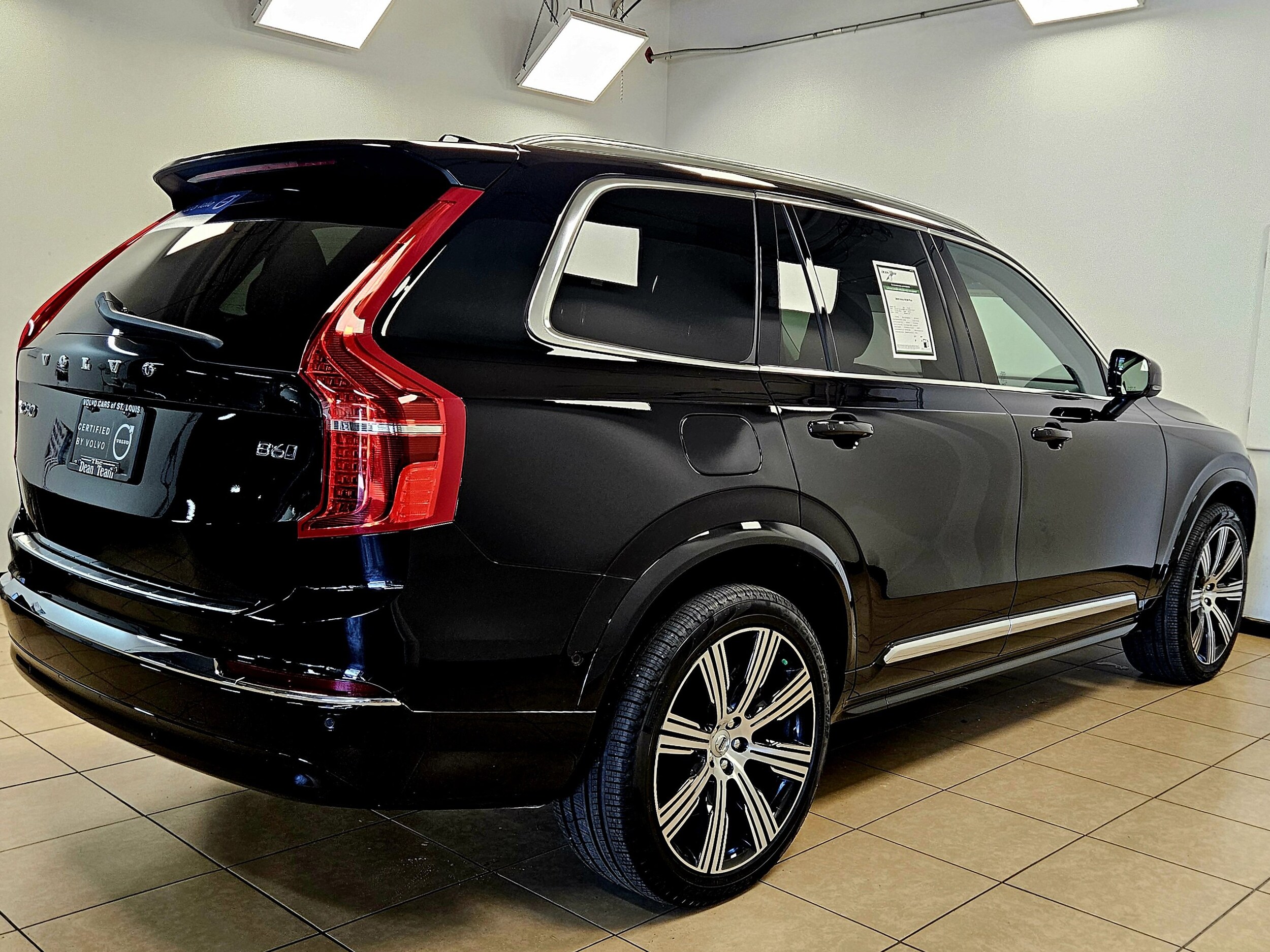 2025 Volvo XC90 Plus photo 3