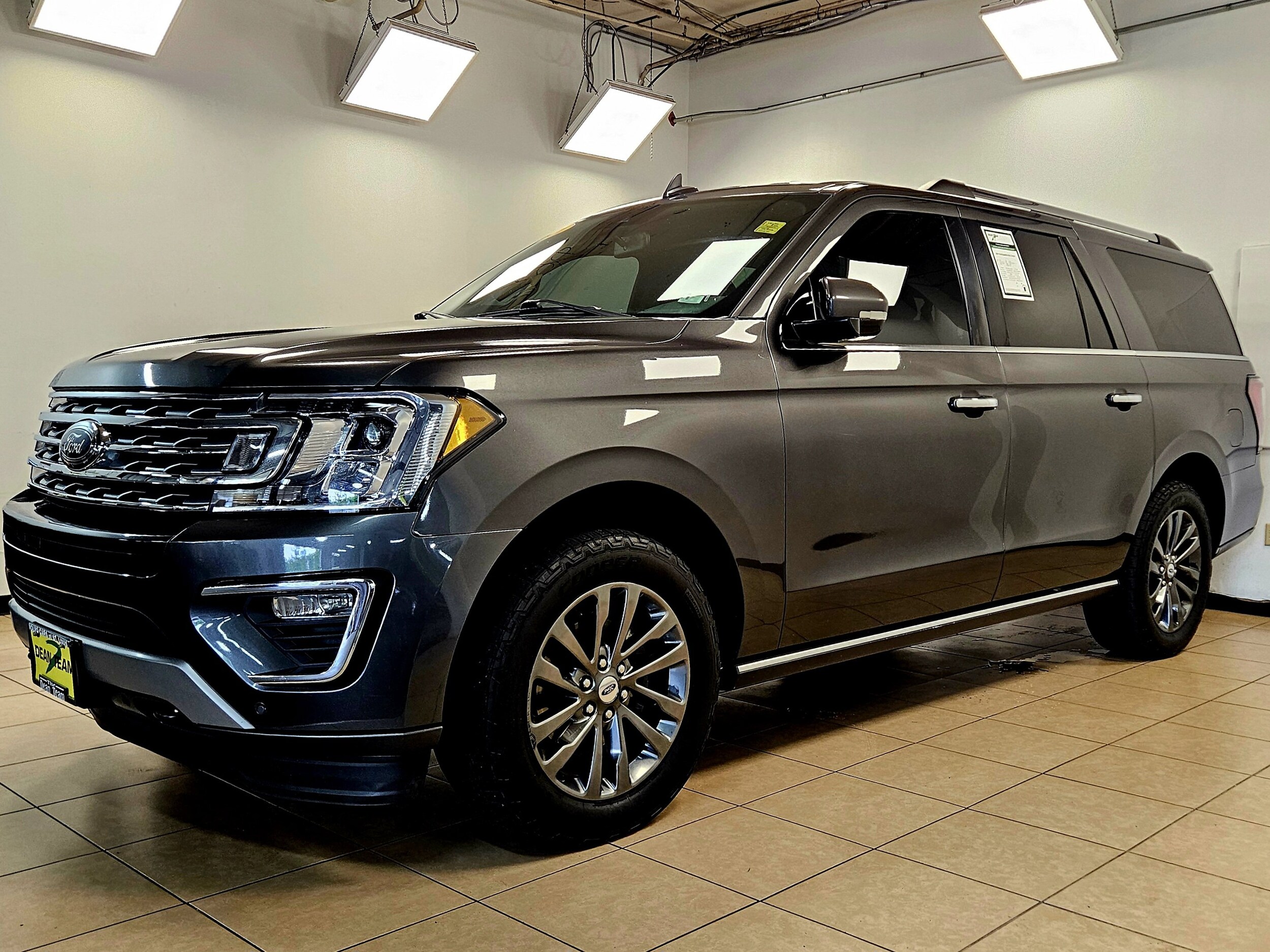 2021 Ford Expedition MAX Limited photo 2