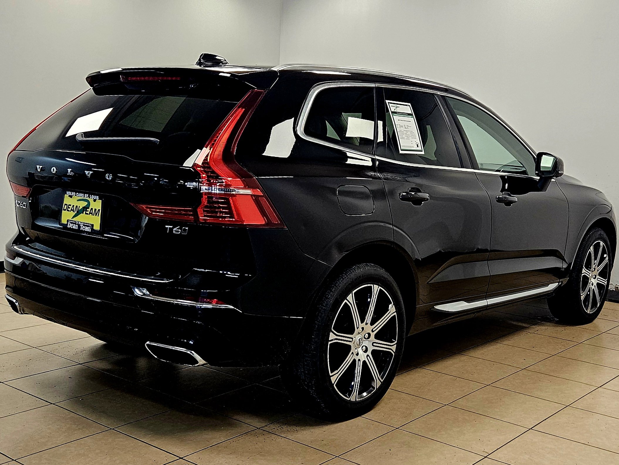 2021 Volvo XC60 Inscription photo 3