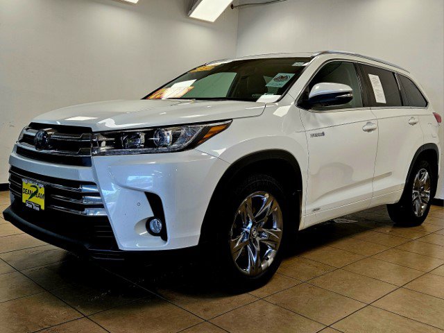 Used 2018 Toyota Highlander Limited with VIN 5TDDGRFH6JS043142 for sale in Saint Louis, MO