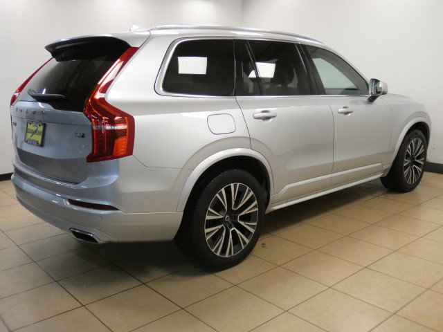 2021 Volvo XC90 Momentum Sport photo 2