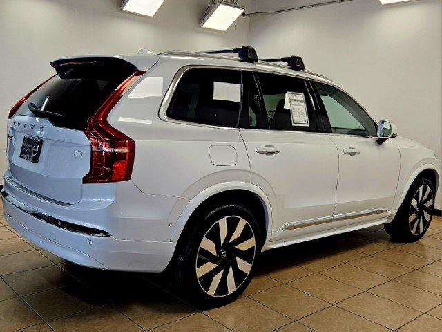 2023 Volvo XC90 Recharge Ultimate Sport photo 3